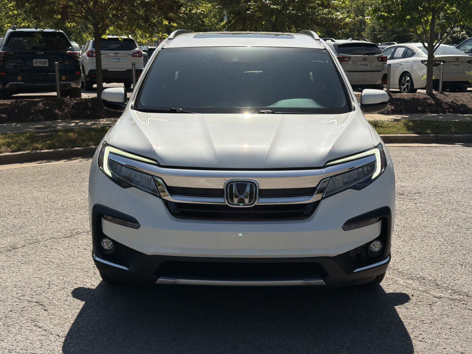 2021 Honda Pilot Touring 7-Passenger photo 2