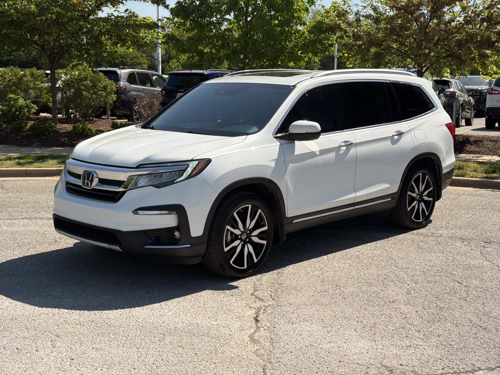 2021 Honda Pilot Touring 7-Passenger photo 4