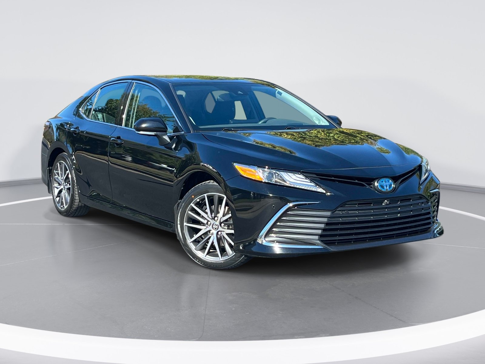 Used 2024 Toyota Camry Hybrid XLE Sedan