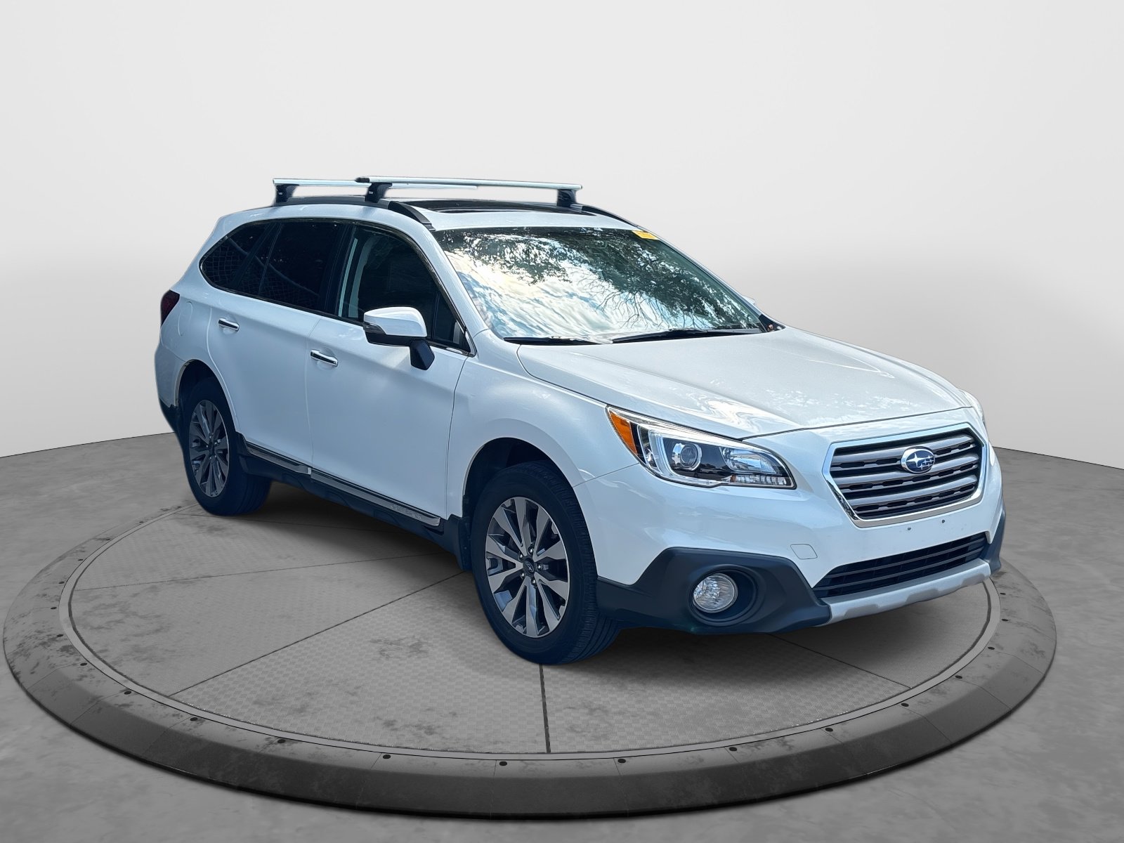 2017 Subaru Outback Touring photo 2