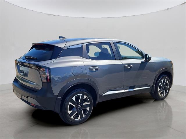 2025 Nissan Kicks SV photo 3
