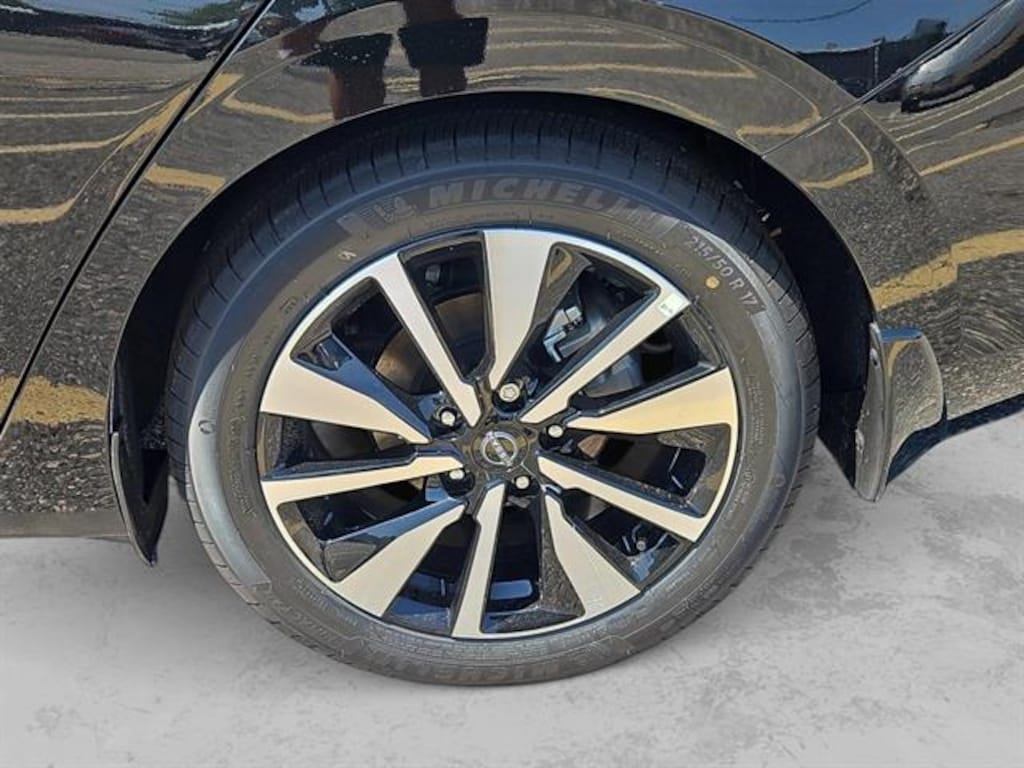 New 2025 Nissan Sentra SV