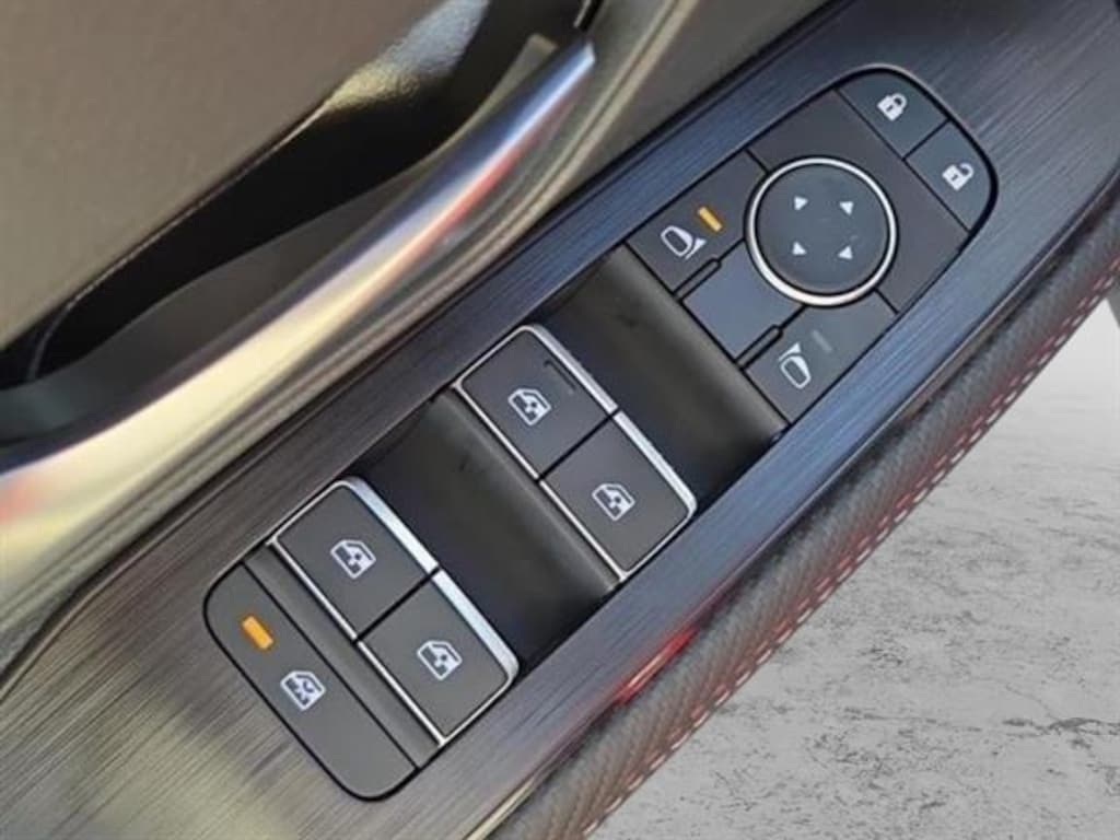 New 2026 Nissan Kicks SR