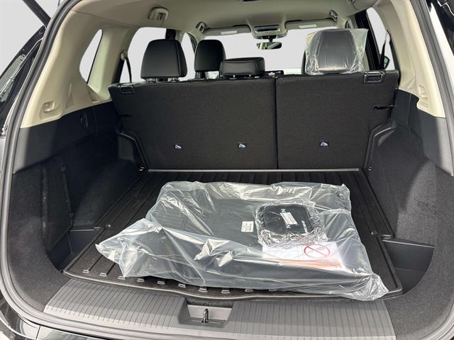 2026 Nissan Rogue SV photo 4