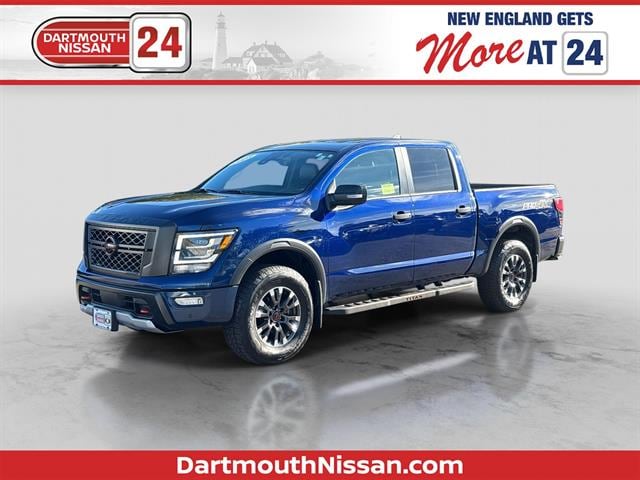 2023 Nissan Titan PRO-4X's photo