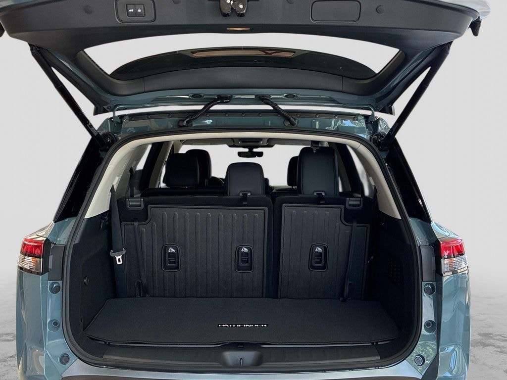 New 2026 Nissan Pathfinder SL SUV