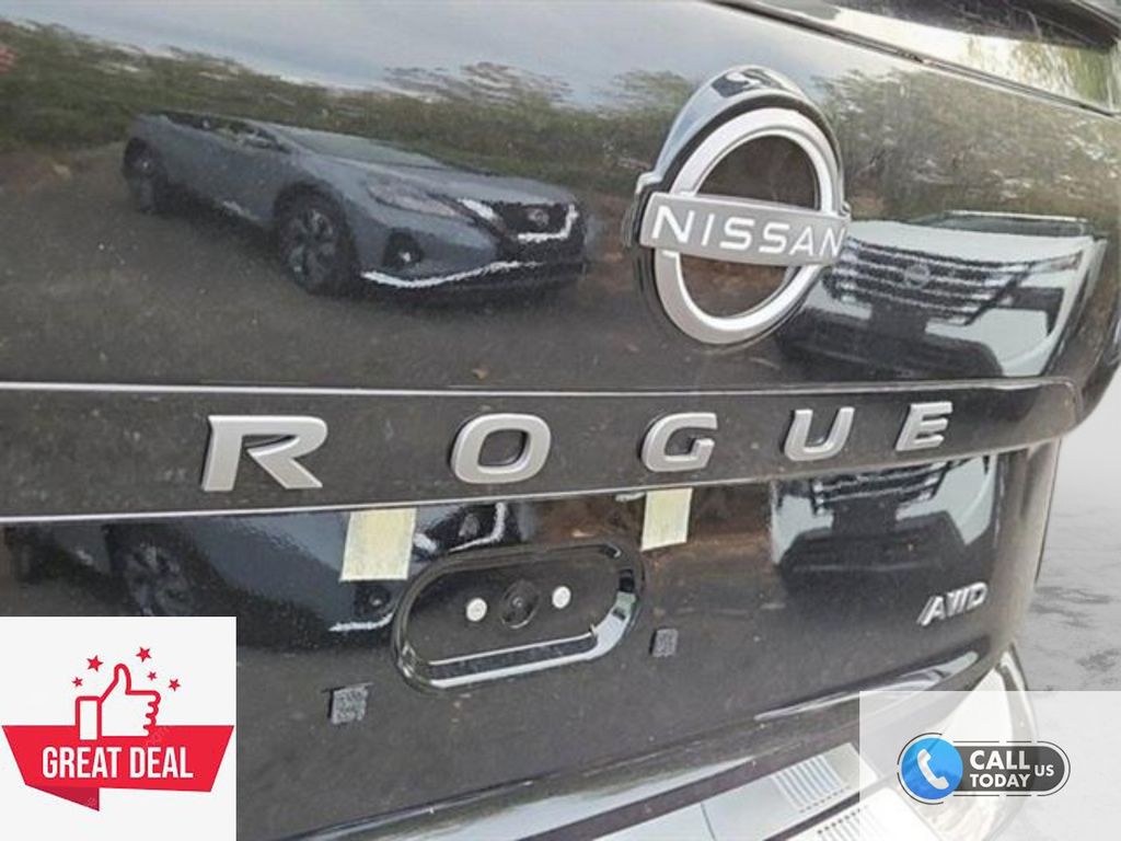 2025 Nissan Rogue SV - Photo 18