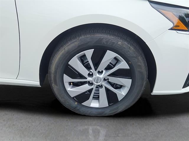 2025 Nissan Altima S photo 4