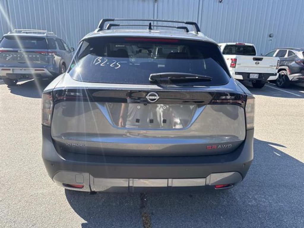 New 2026 Nissan Kicks SR