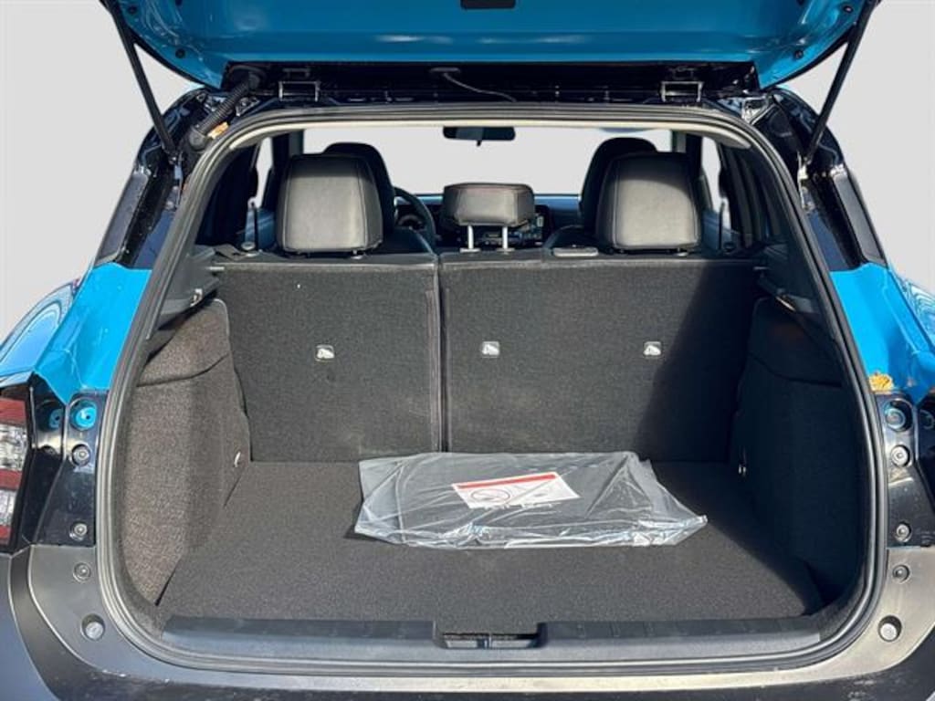 New 2026 Nissan Kicks SR