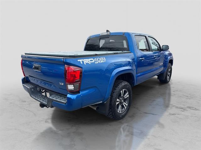 2018 Toyota Tacoma TRD Sport Double Cab photo 4