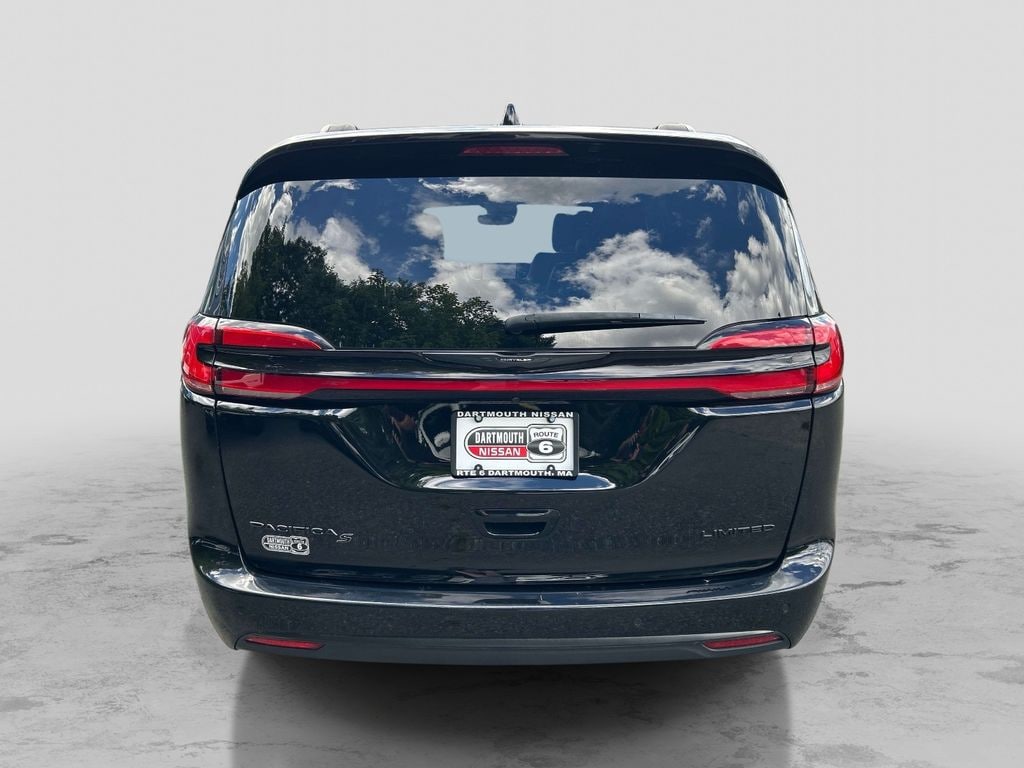 Used 2025 Chrysler Pacifica Limited Van Passenger Van