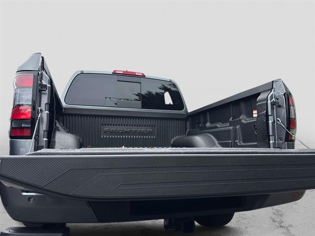 2026 Nissan Frontier Crew Cab SV photo 4