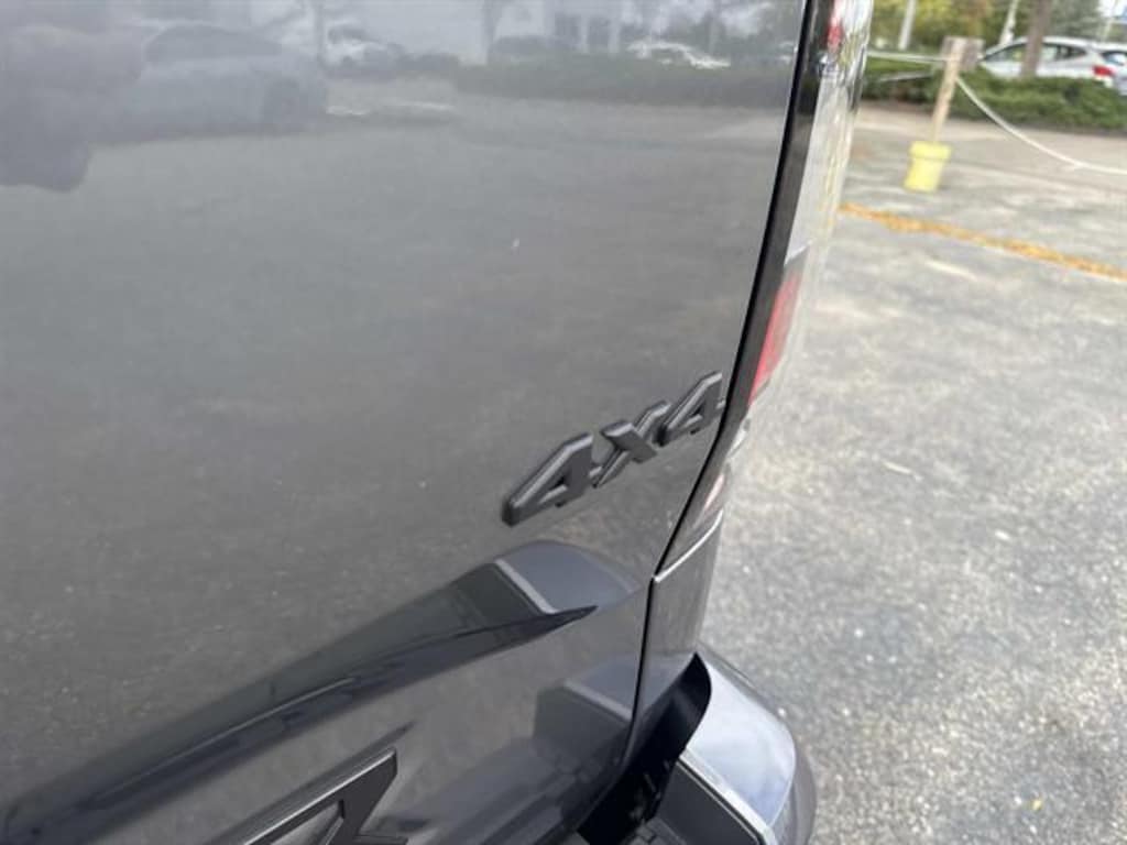 New 2026 Nissan Frontier Crew Cab SV 4x4