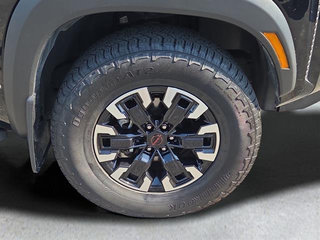 2023 Nissan Frontier PRO-4X photo 4