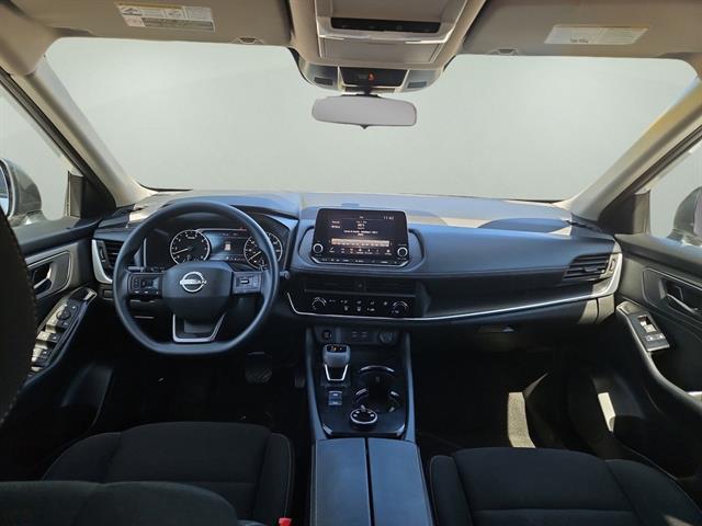 2025 Nissan Rogue S photo 2