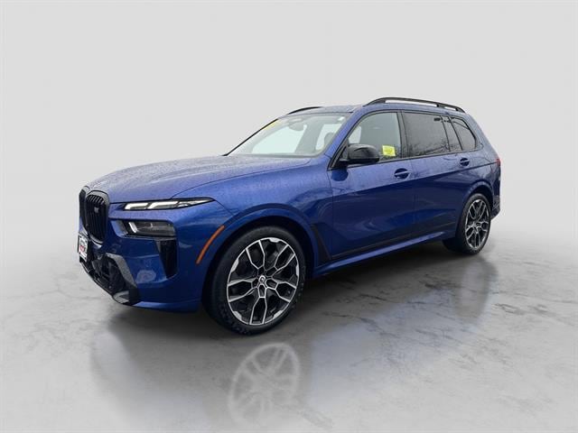 2023 BMW X7 M60i's photo