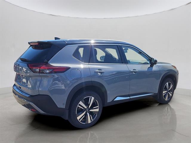 2023 Nissan Rogue SL photo 3