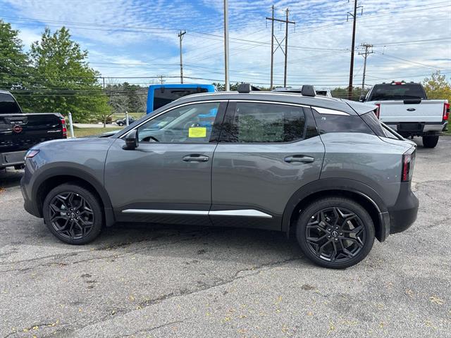 2026 Nissan Kicks SR photo 2