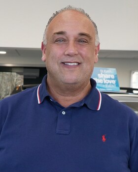 Staff member Joe Messina from ID_498ddb406275