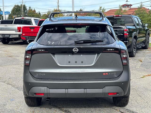 2026 Nissan Kicks SR photo 3