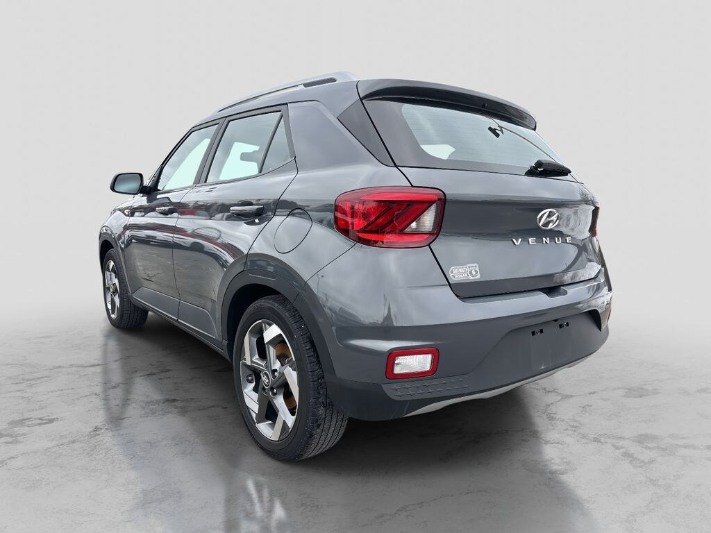 Used 2024 Hyundai Venue SEL SUV