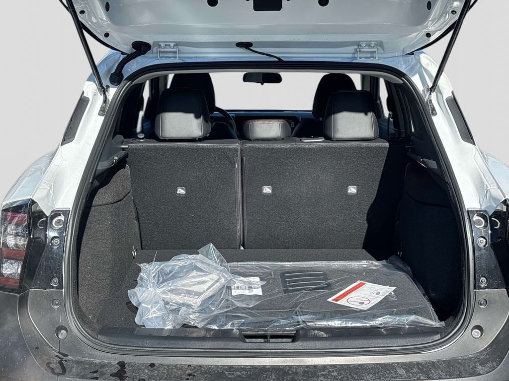 New 2026 Nissan Kicks SR SUV