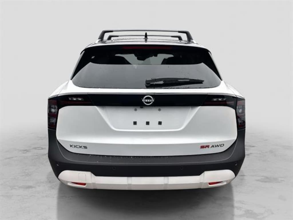 New 2026 Nissan Kicks SR