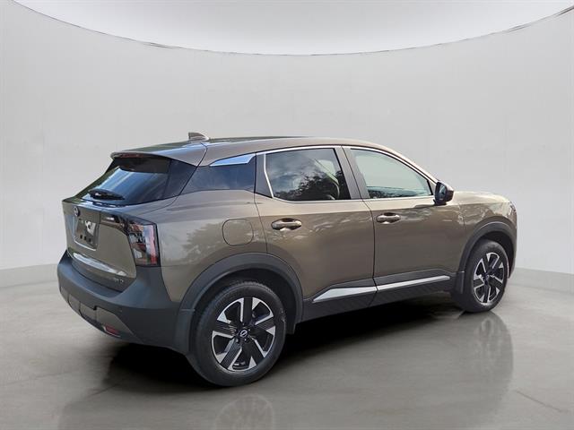 2025 Nissan Kicks SV photo 3