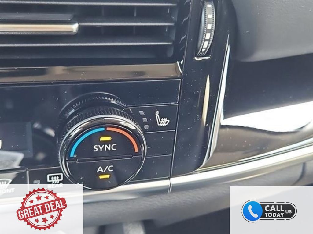 2025 Nissan Rogue SL - Photo 10
