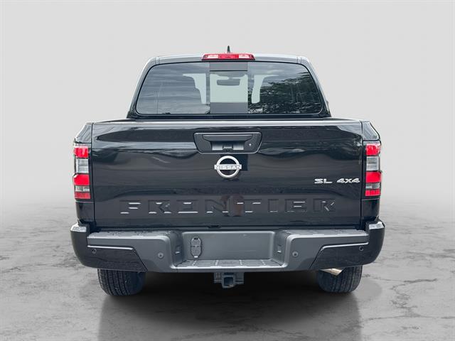 2025 Nissan Frontier SL photo 4