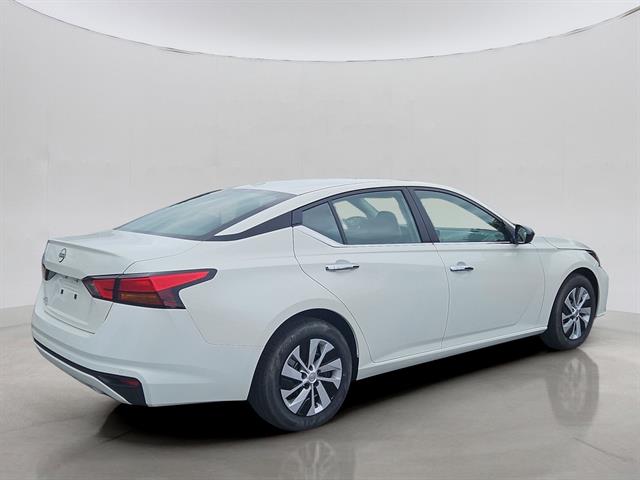 2025 Nissan Altima S photo 3