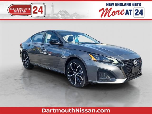 2025 Nissan Altima SR's photo