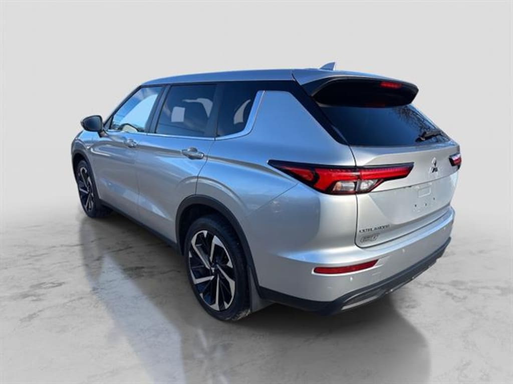 Used 2022 Mitsubishi Outlander ES CUV