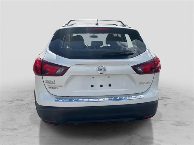 2018 Nissan Rogue Sport SV photo 4