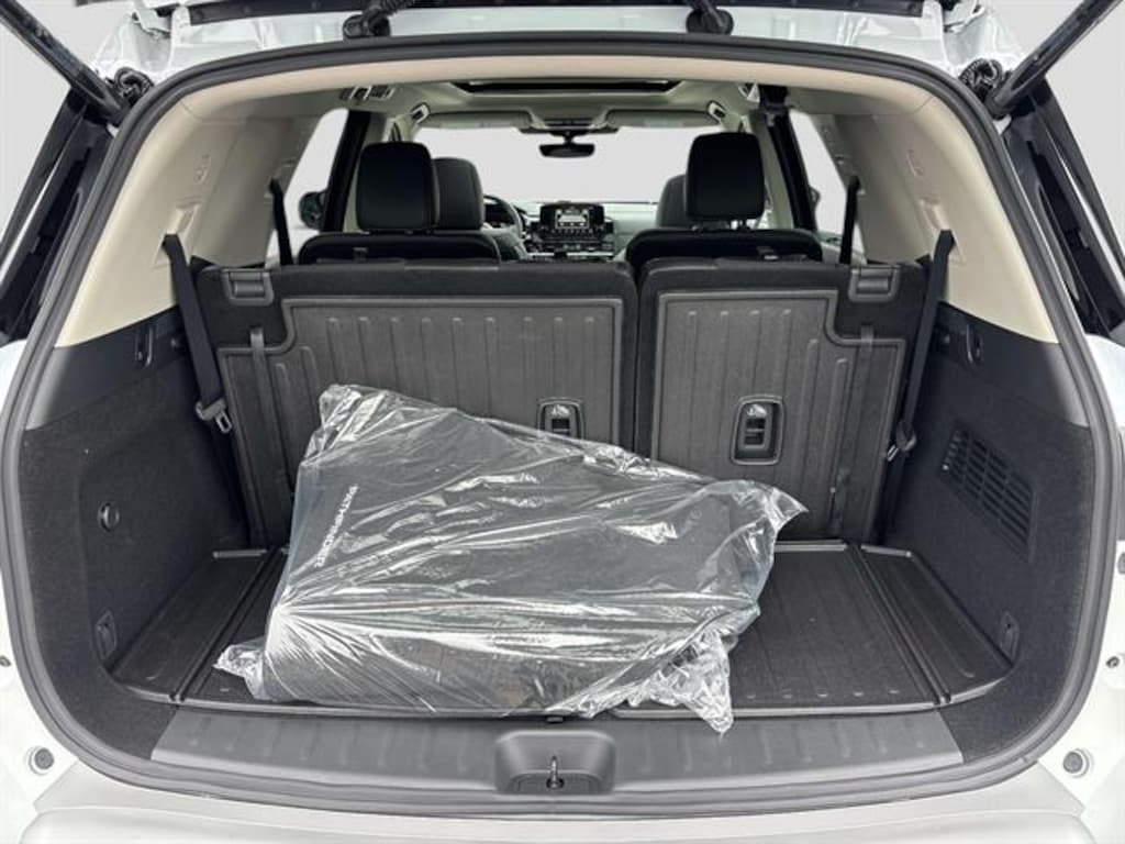 New 2025 Nissan Pathfinder SL 4WD