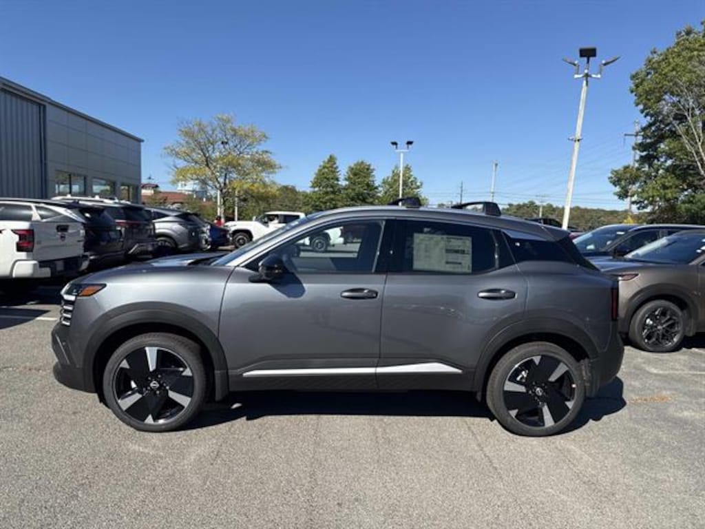 New 2026 Nissan Kicks SR