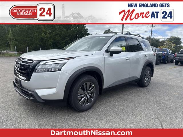 2025 Nissan Pathfinder SV's photo