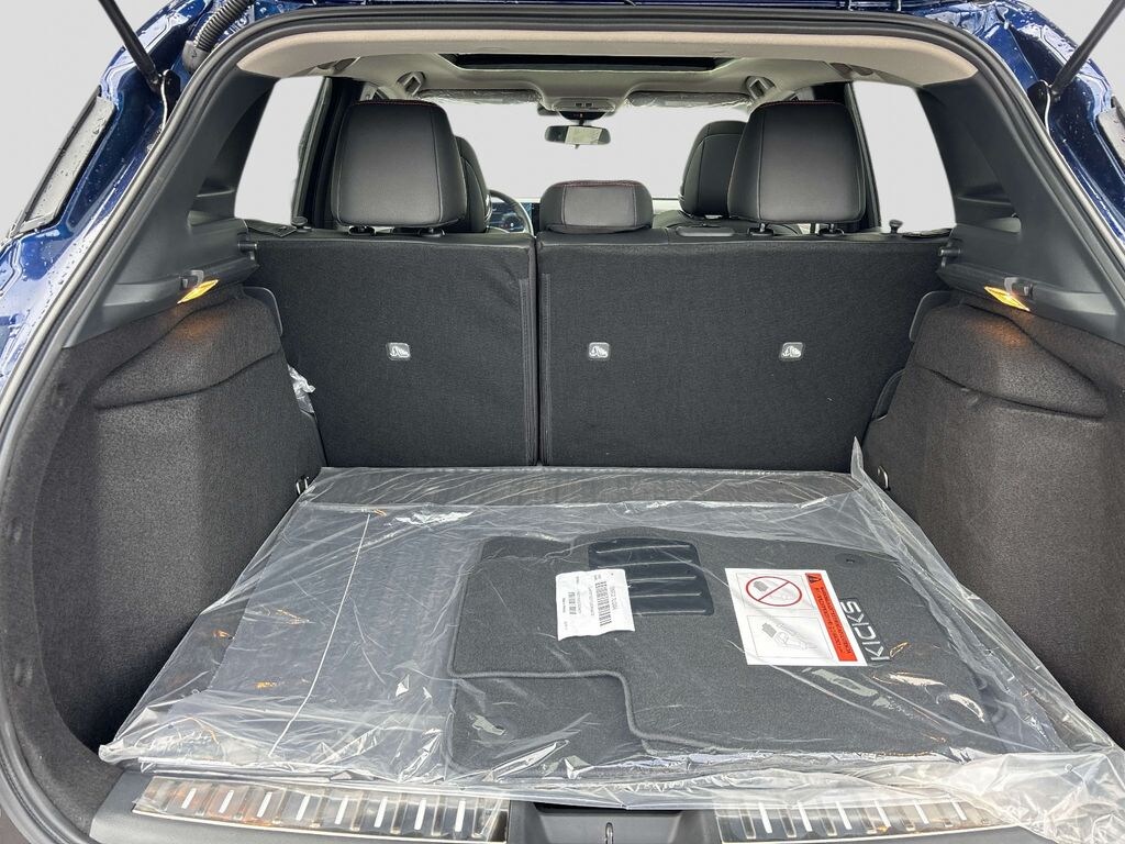 New 2026 Nissan Kicks SR SUV