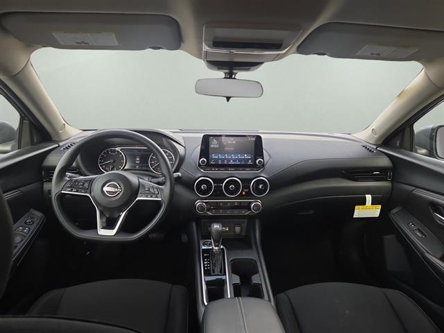 2025 Nissan Sentra SV photo 2