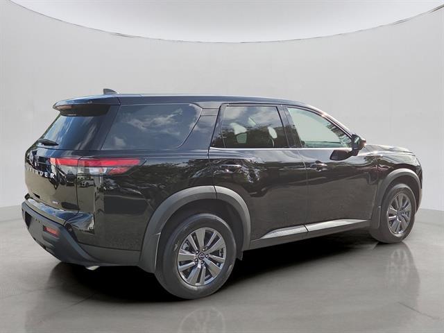 2025 Nissan Pathfinder S photo 2