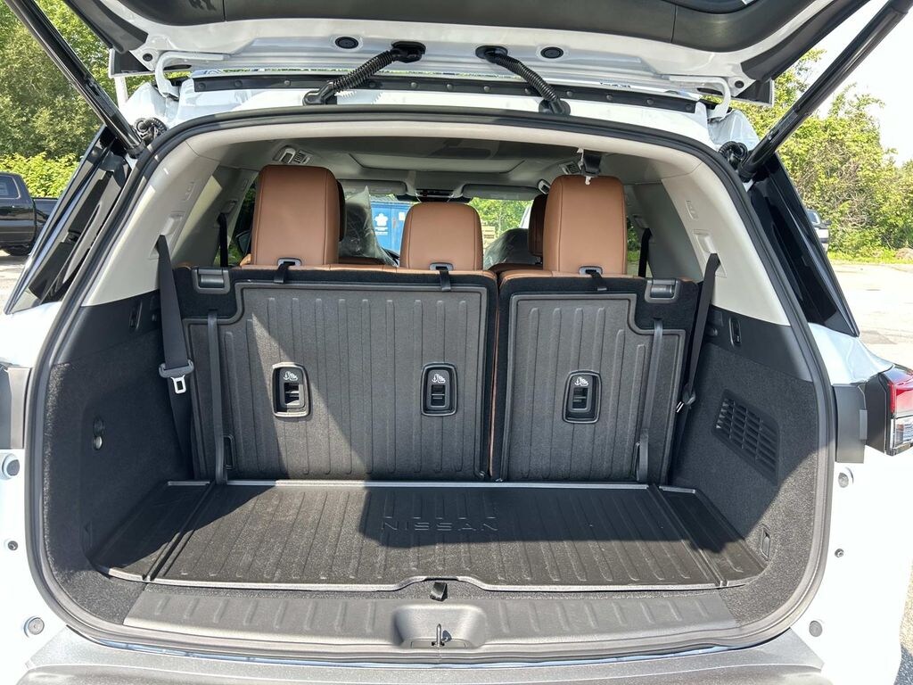 New 2026 Nissan Pathfinder Platinum SUV