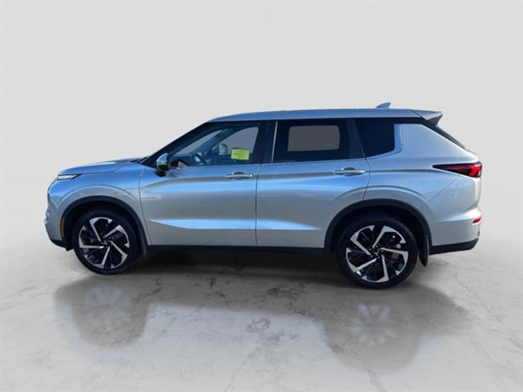 Used 2022 Mitsubishi Outlander ES CUV