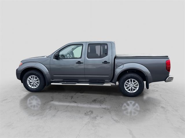 2021 Nissan Frontier SV Crew Cab photo 2
