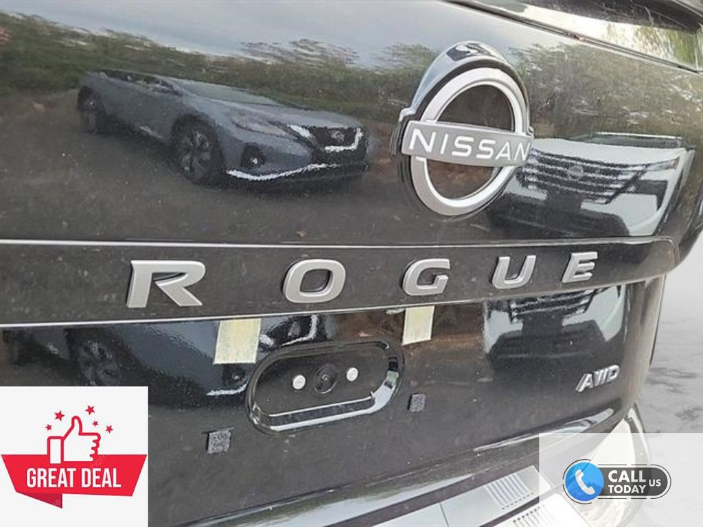 2025 Nissan Rogue SV - Photo 3