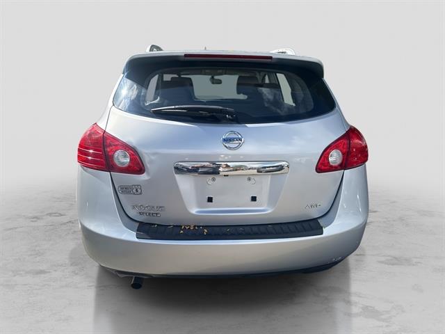 2015 Nissan Rogue Select S photo 3