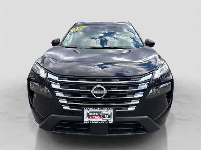 2026 Nissan Rogue SV photo 2