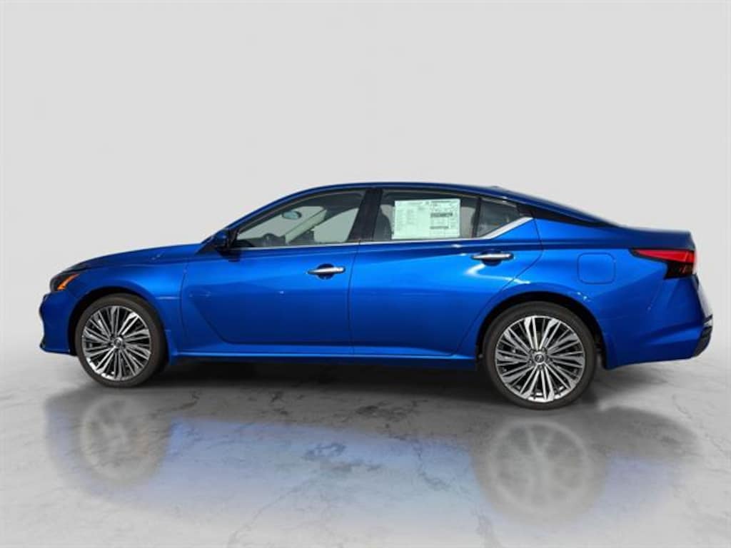 New 2025 Nissan Altima SL AWD Sedan