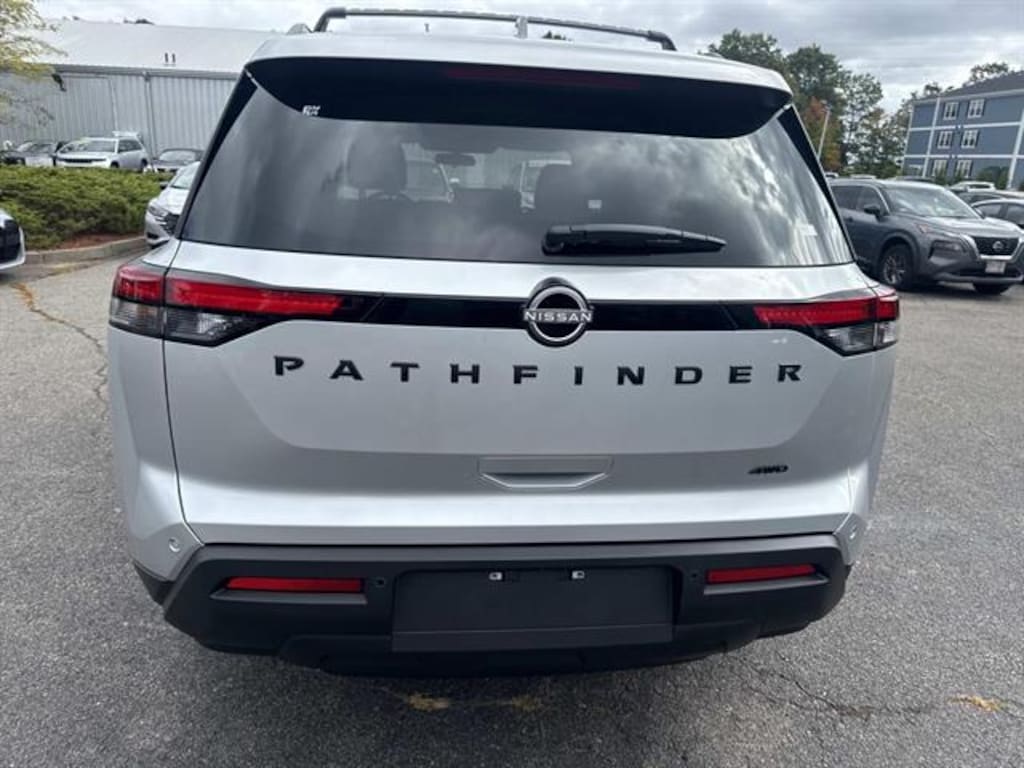 New 2025 Nissan Pathfinder SV 4WD