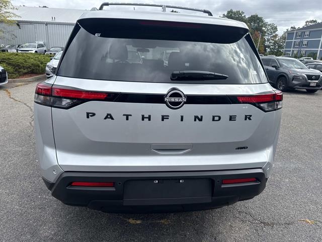 2025 Nissan Pathfinder SV photo 3